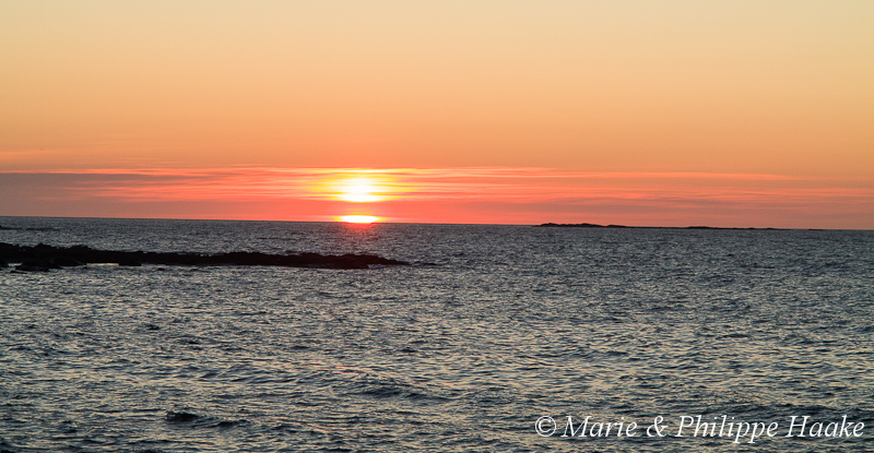 Runde 1875.jpg - Coucher de soleil sur l'île de Runde (Norvège, juin 2012)